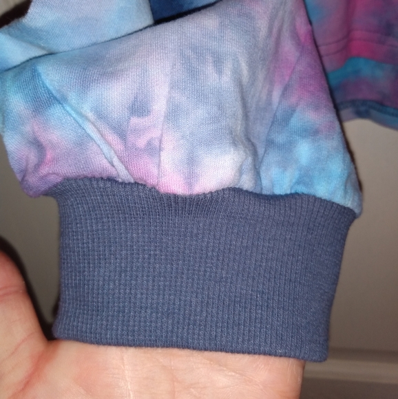 🔴 SALE NWT Pastel Tie Dye Cropped Sweatshirt - Picture 4 of 7